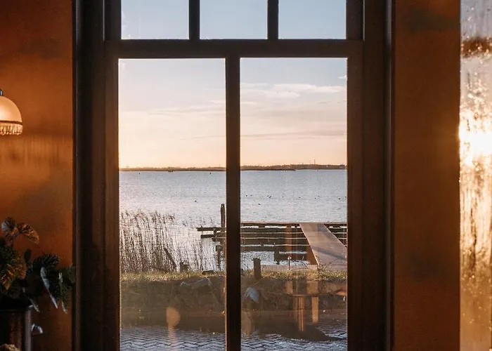 Отель De Durgerdam, Амстердам